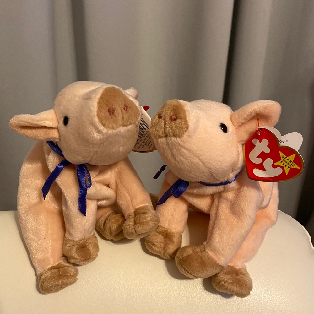 Ty Beanie Baby Original. KNUCKLES the pig. Born March 25 1999. Retired. Rare.